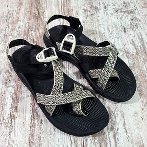 Women's Chacos Z/volv Zvolv 2 sport sandals black white EUC Size 10 J105960
